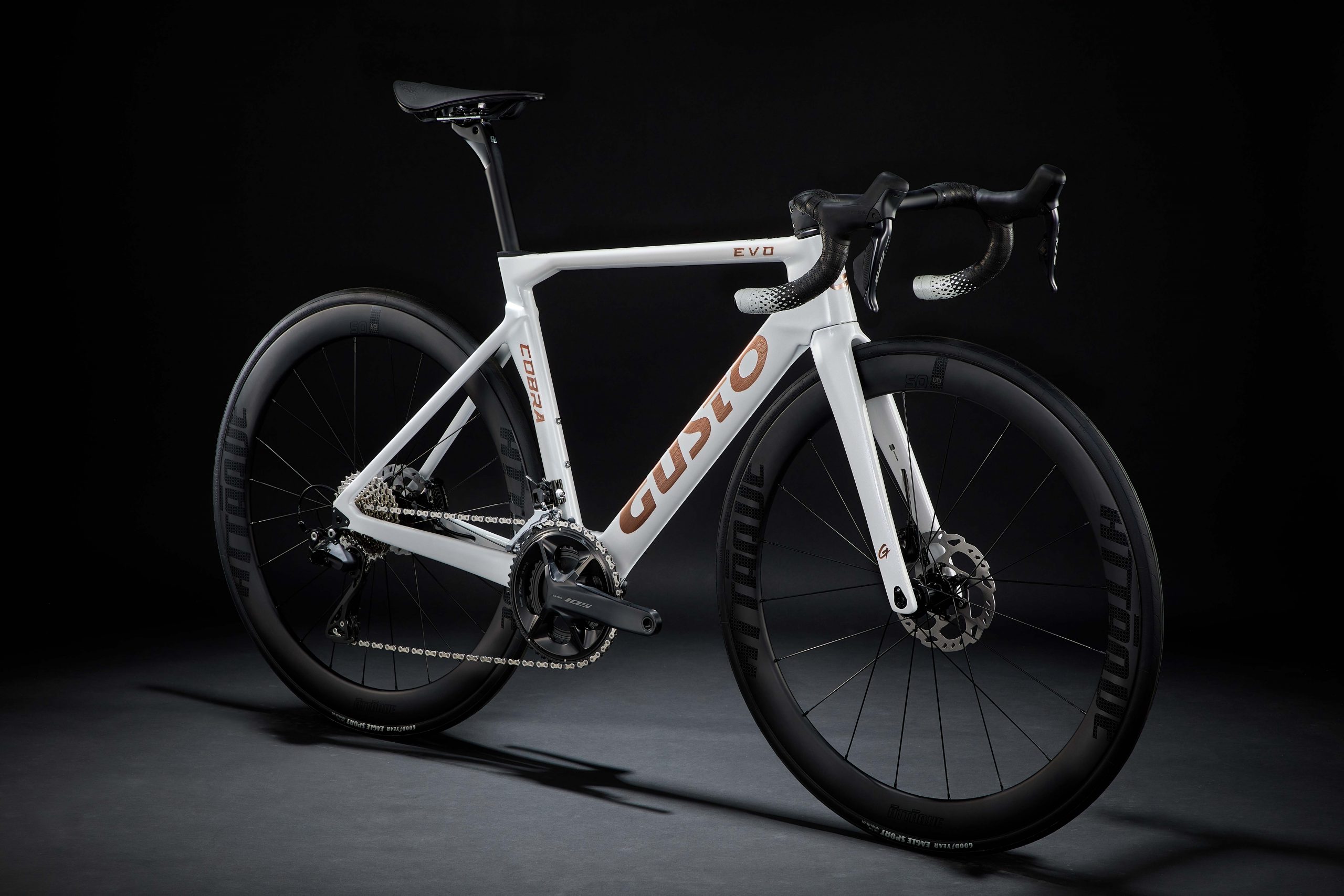 Gusto COBRA EVO DB ELITE ULTRA -105 12 V -carbon wheels